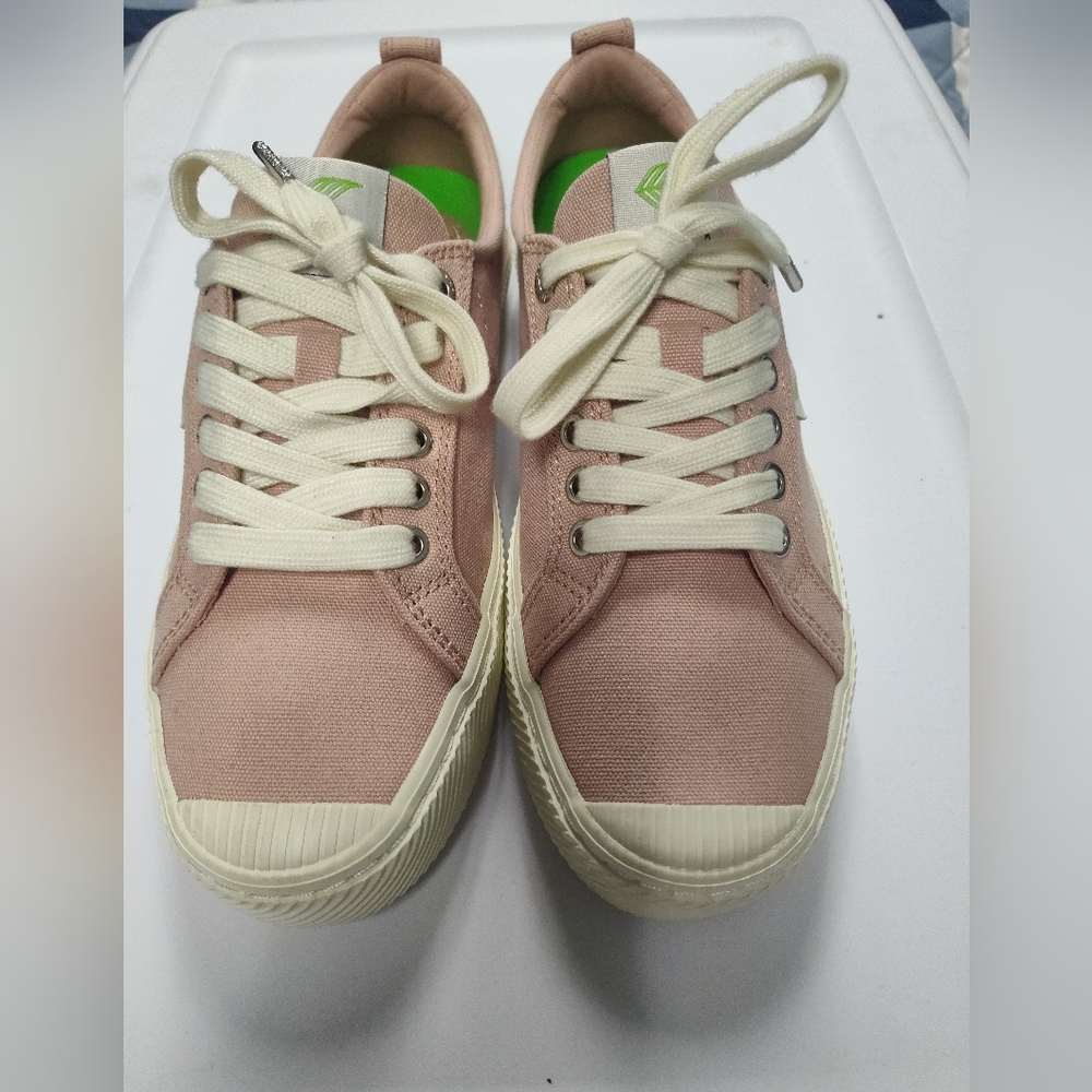 Cariuma Blush Canvas Sneakers